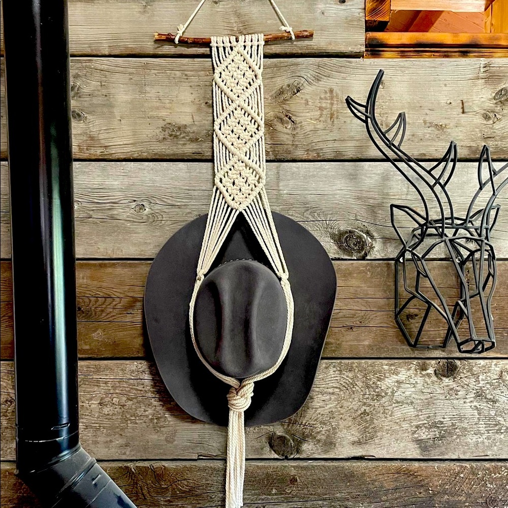 Handmade macrame cowboy hat/sun hat hanger.
